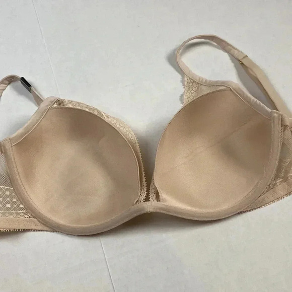 incredible By Victoria Secrets Plunge Bra - Picture 4 of 7